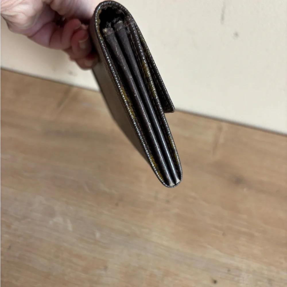 Authentic Louis Vuitton monogram sarah wallet - Picture 3 of 6